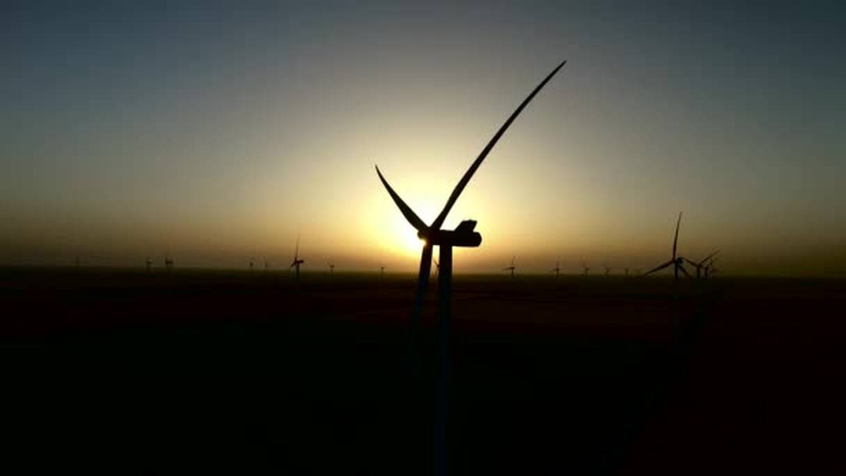 La production électrique de la ferme éolienne de Midelt sera équivalente, à terme, à la consommation d’une ville de 500.000 habitants.
