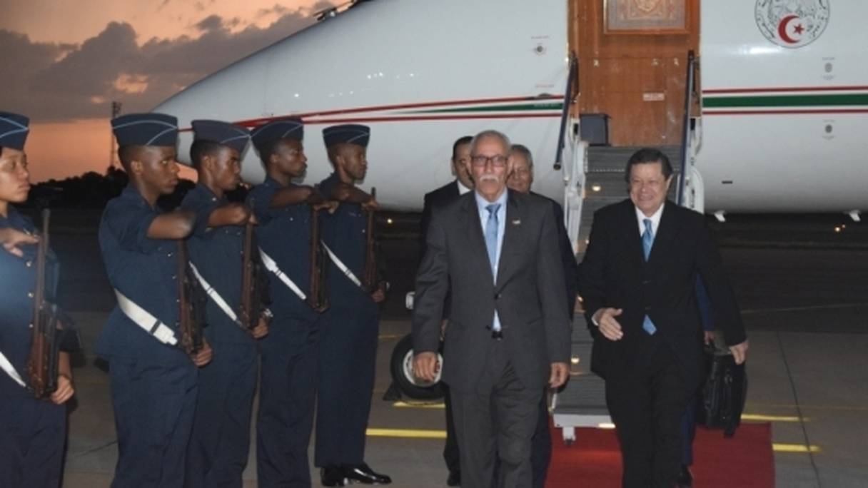 Brahim Ghali, à son arrivée à Pretoria, à bord de l'avion de Bouteflika...
