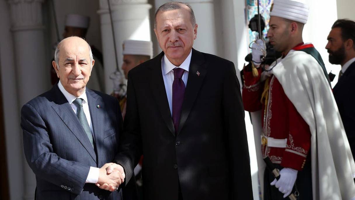 Abdelmajid Tebboune, président algérien, et son homologue turc, Recep Tayyip Erdogan, arrivé hier dimanche 26 janvier à Alger. 
