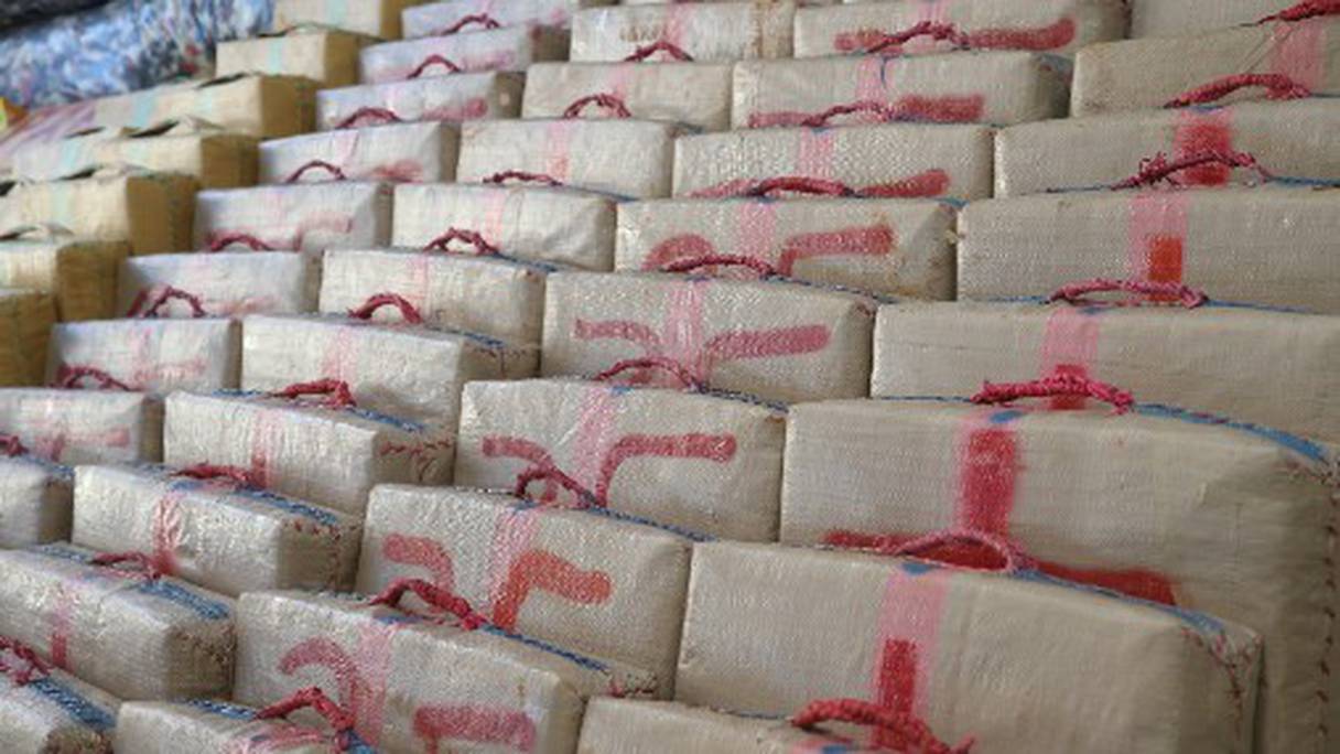 Nouvelle opération de la DGSN contre le trafic de drogue, plus d'une tonne de chira saisie.
