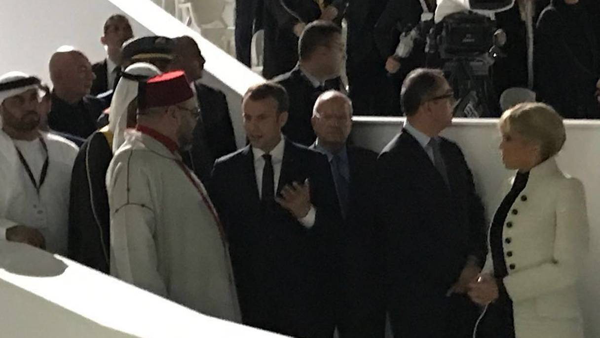 Le roi Mohammed VI et le président français Emmanuel Macron lors de l'inauguration du Musée du Louvre d'Abou Dhabi.
