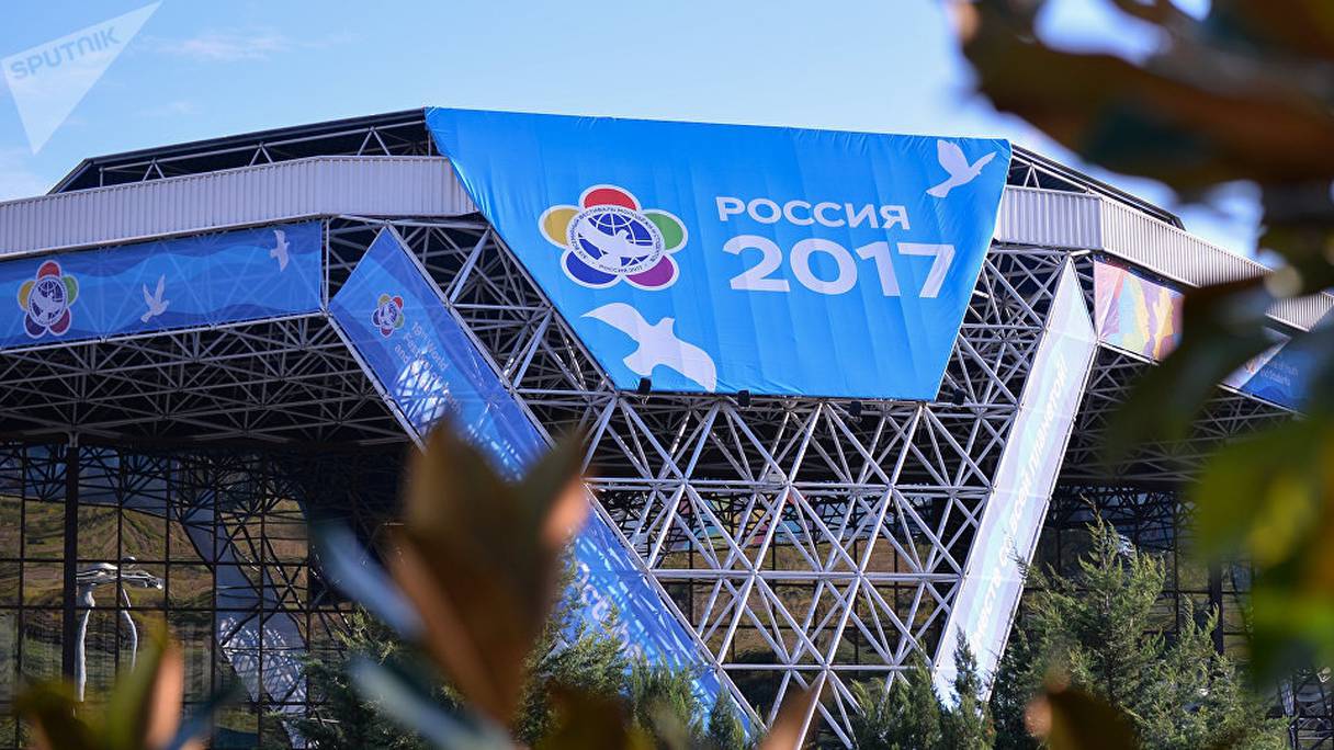 Le lieu où se déroule la 19e édition du Festival mondial de la jeunesse et des étudiants, du 14 au 22 octobre dans la ville russe de Sotchi, située au bord de la mer Noire.
