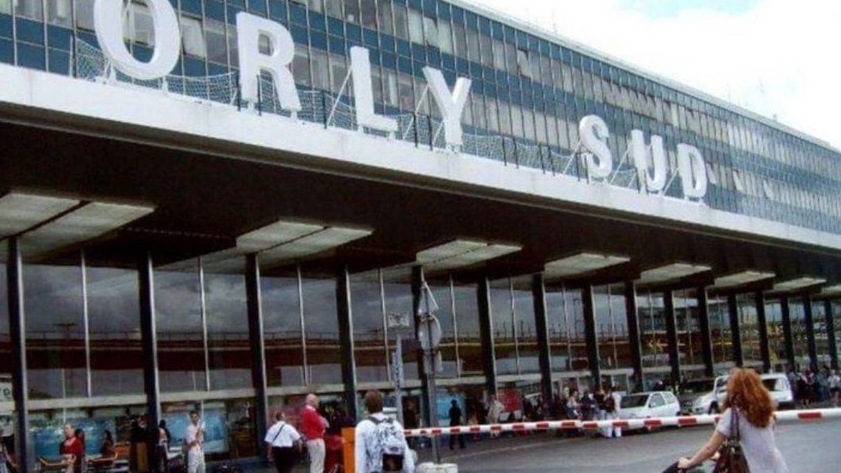 En 2019, Orly a accueilli 31,9 millions de passagers en totalité. 
