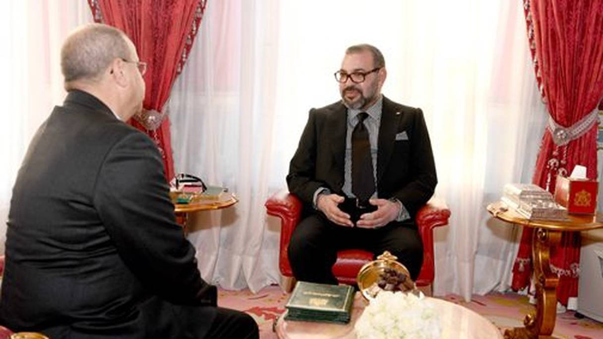 Le roi Mohammed VI recevant, jeudi 6 décembre 2018, au Palais royal de Rabat, Ahmed Chaouki Benayoub, que le souverain a nommé au poste de Délégué interministériel aux droits de l’Homme (DIDH).
