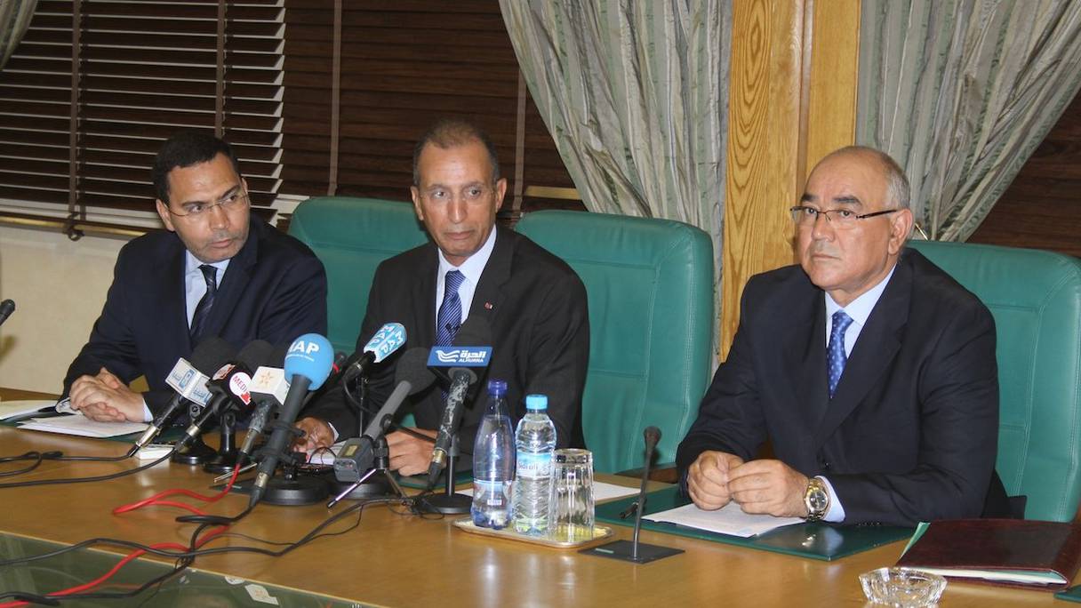 Mohammed Hassad, ministre de l’Intérieur, Mustapha Khalfi, ministre de la Communication, et Charki Draiss, ministre délégué auprès du ministre de l’Intérieur ont répondu, ce mercredi, aux accusations algériennes.
