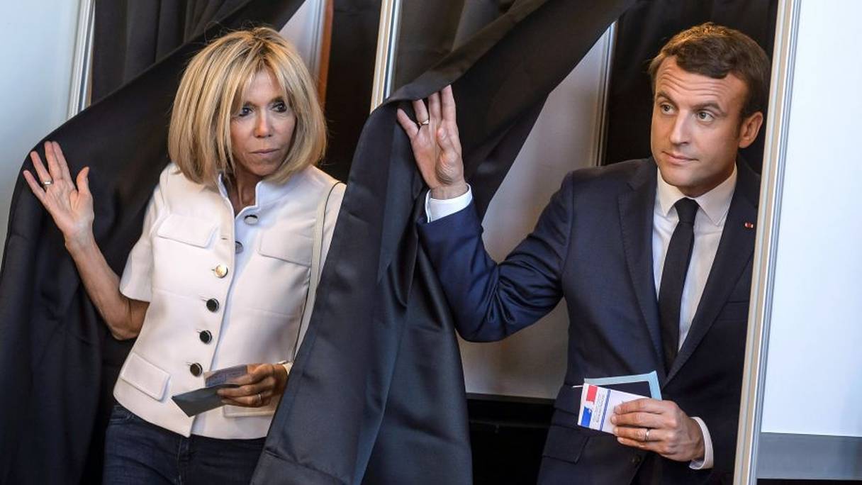 Le président français, Emmanuel Macron, et son épouse, Brigitte, avaient voté en duo au Touquet le 12 juin.
