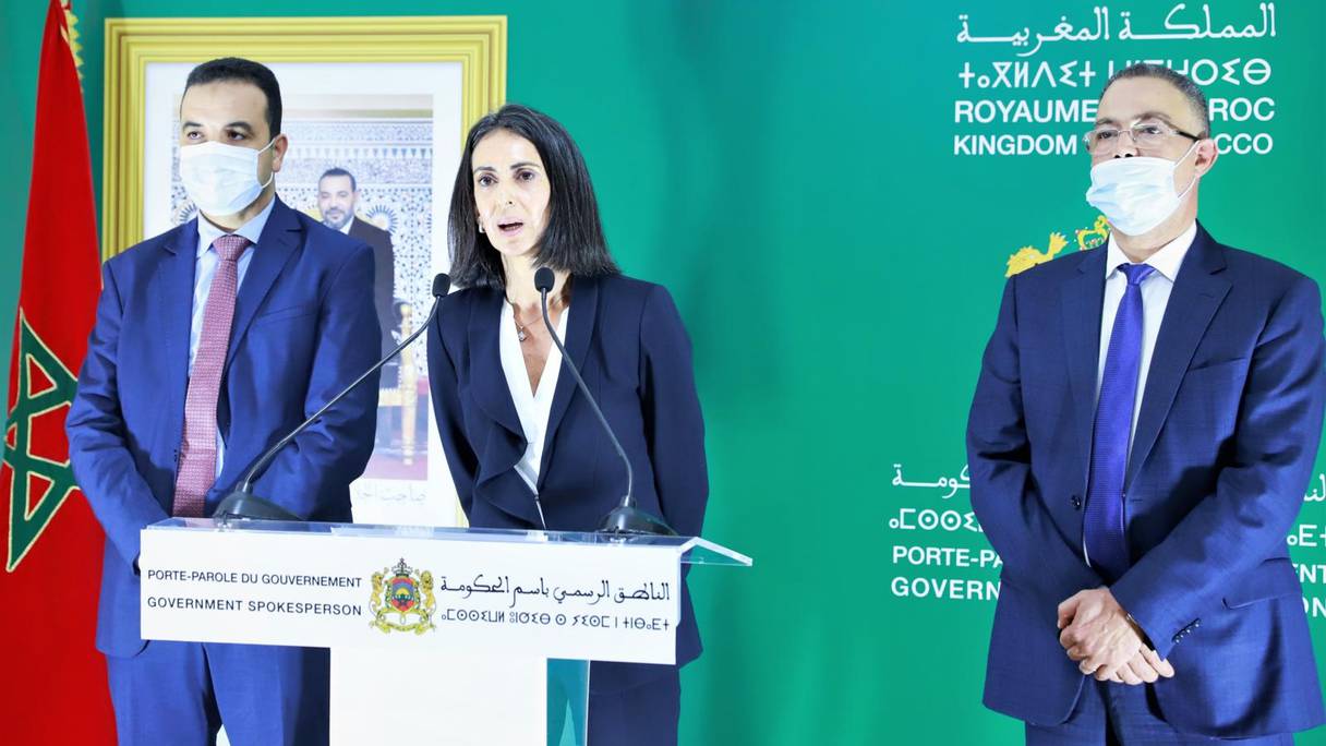 La ministre de l’Economie et des Finances, Nadia Fettah Alaoui, intervient au cours d’un point de presse tenu à l'issue de la réunion du Conseil du gouvernement, lundi 18 octobre 2021, à Rabat.
