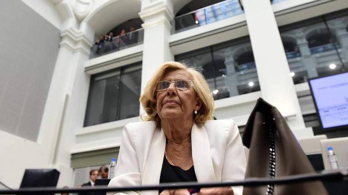 L'ancienne juge Manuela Carmena, 71 ans, à son arrivée au Palais Cibeles, siège de la mairie de Madrid, le 13 juin 2015.
