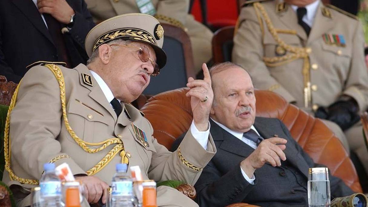 Le général Ahmed Gaïd Salah et le président Abdelaziz Bouteflika.
