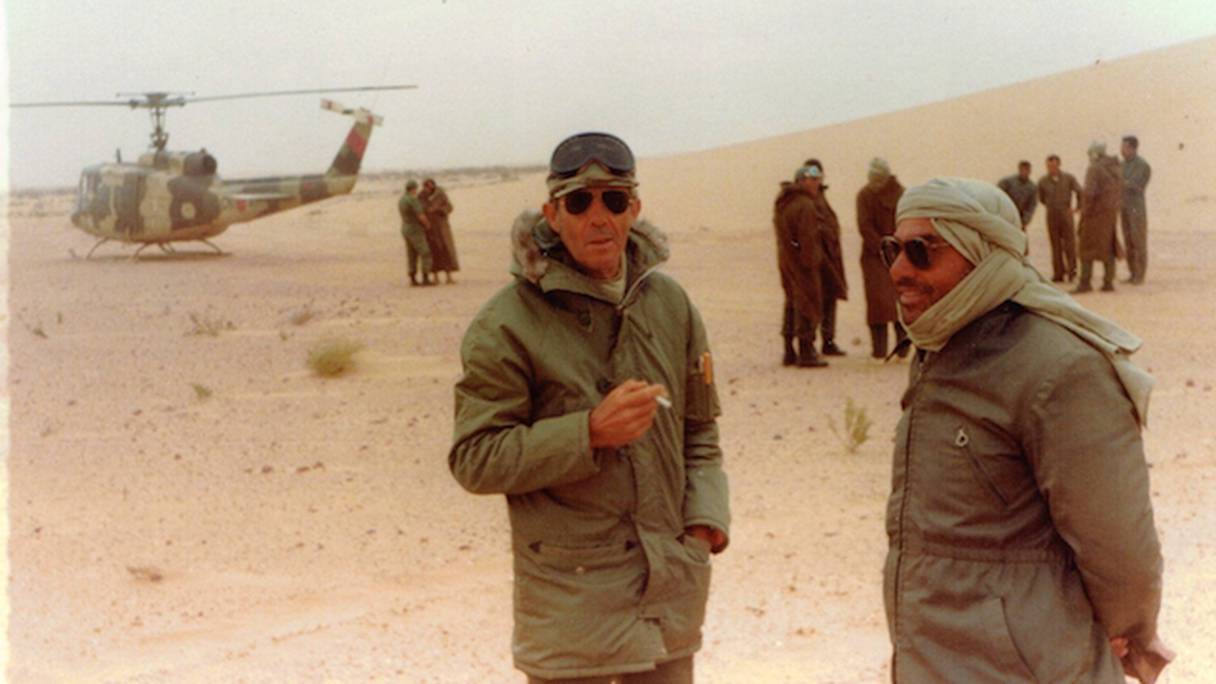 Le colonel feu Abdessalam Abidi (à droite), ancien commandant du 3ème Régiment d'infanterie mécanisée (RIM).
