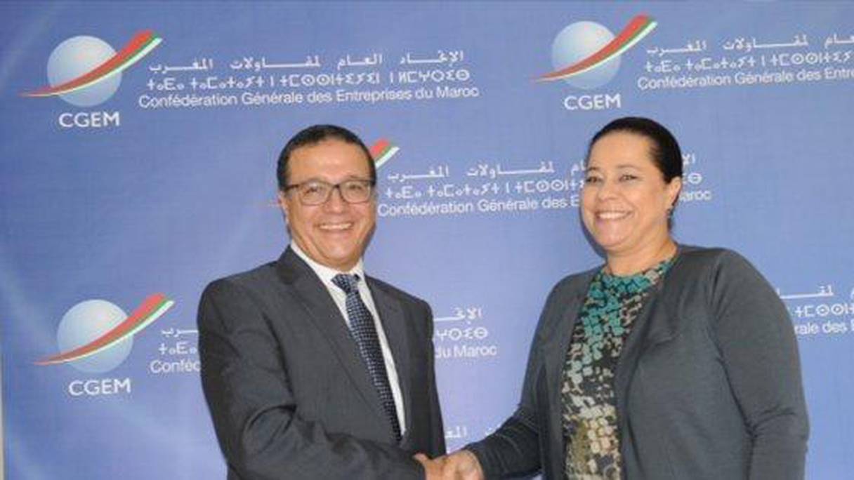 Mohamed Boussaïd, ministre de l'Economie et des finances, et Meryem Bensaleh, président de la CGEM.  
