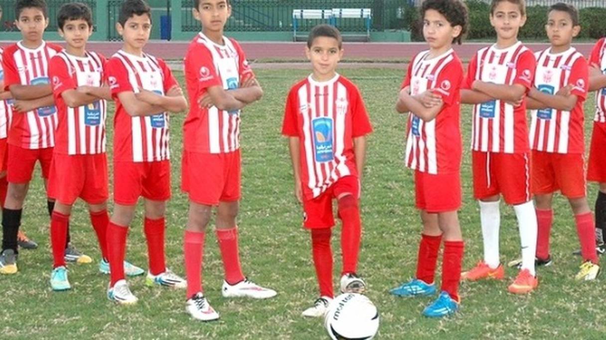 Les jeunes joueurs de l'école de football du Hassania d'Agadir.
