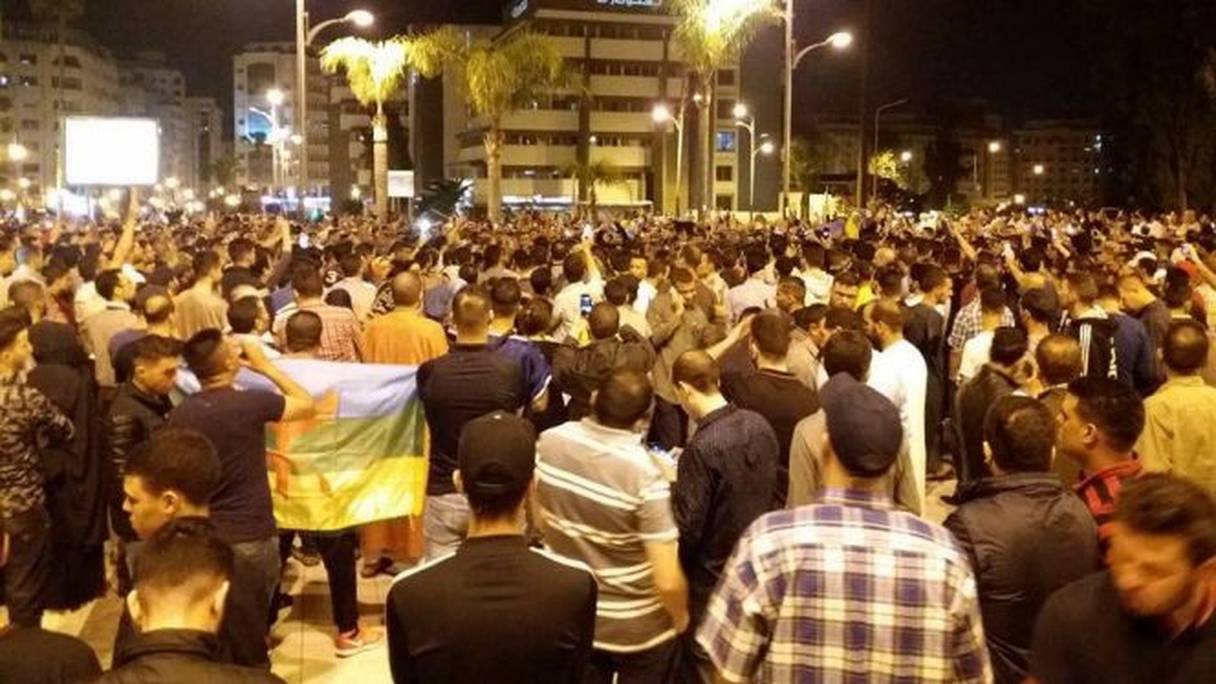 Sit-in dispersé sur la place des Nations, à Tanger. Aucune arrestation.
