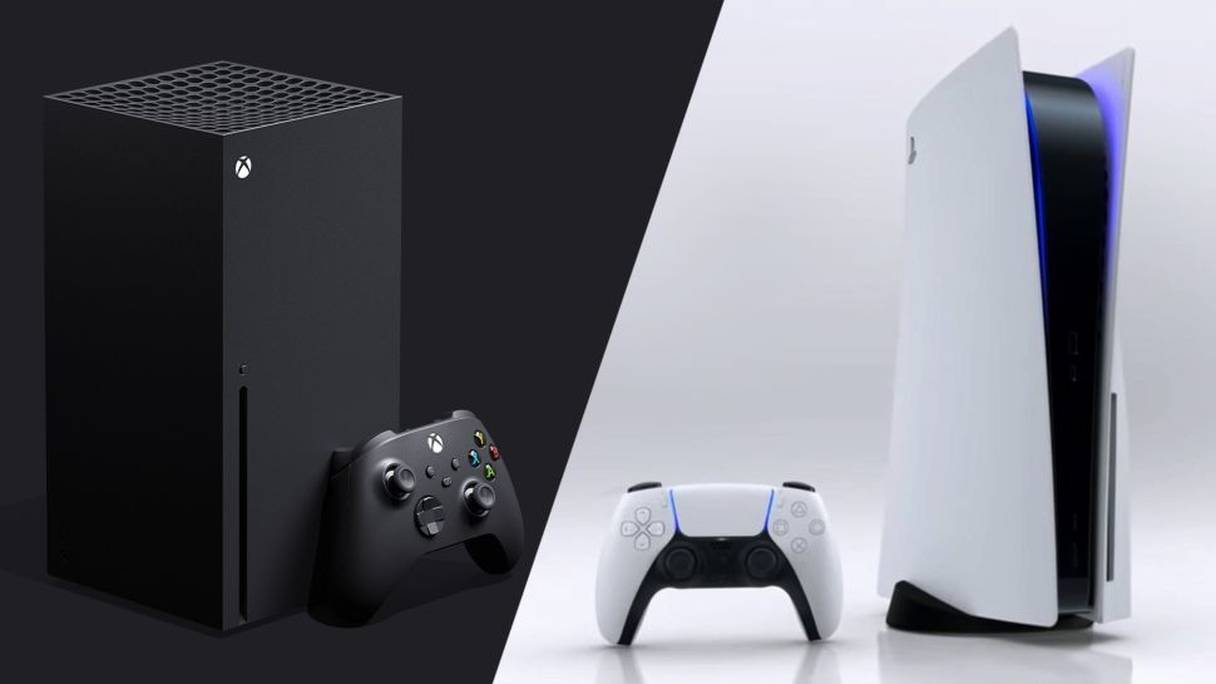 De gauche à droite, la Xbox Serie X de Microsoft et la PlayStation 5 de Sony.
