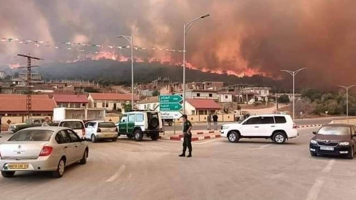 Plusieurs dizaines de personnes sont mortes le 17 août 2022 dans les incendies qui font rage au nord et à l’extrême Est de l’Algérie, dont 24 dans la wilaya d’El Taref et 2 dans celle de Sétif.
