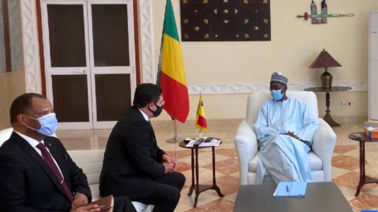 Le ministre des Affaires étrangères, Nasser Bourita, reçu par le président de transition de la République du Mali, Monsieur Bah N’Daw. à Bamako.
