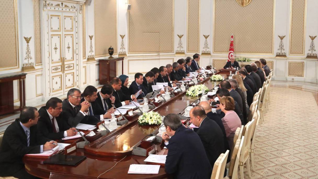 Le Conseil des ministres en Tunisie, réuni vendredi 23 novembre 2018.
