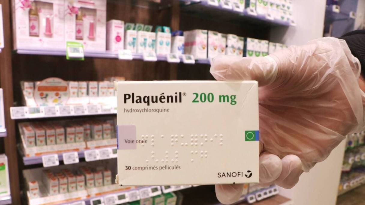 Le Plaquénil est un médicament générique, fabriqué au Maroc, dont la molécule active est l'hydroxychloroquine. 
