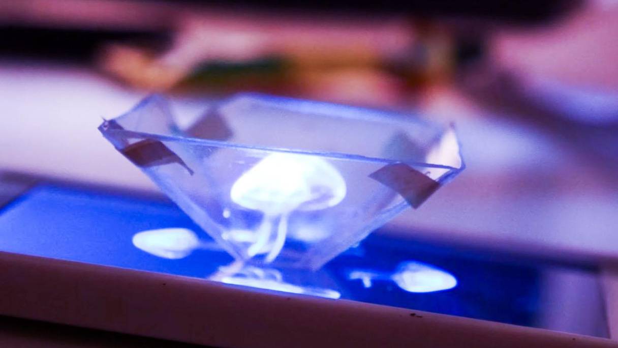 Transformez votre smartphone en projecteur d'hologrammes.
