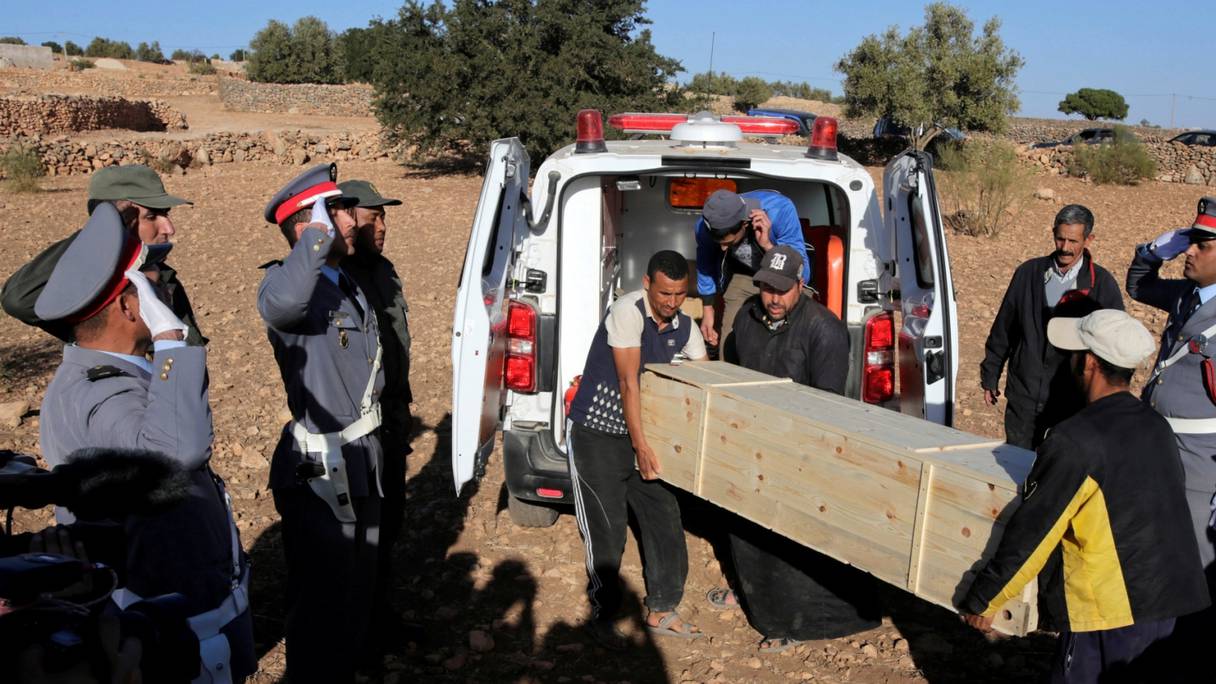 Le 19 novembre, quinze femmes sont décédées dans une bousculade survenue lors d'une distribution de denrées alimentaires à Sidi Boulaâlam, à 70 kilomètres d'Essaouira.
 
