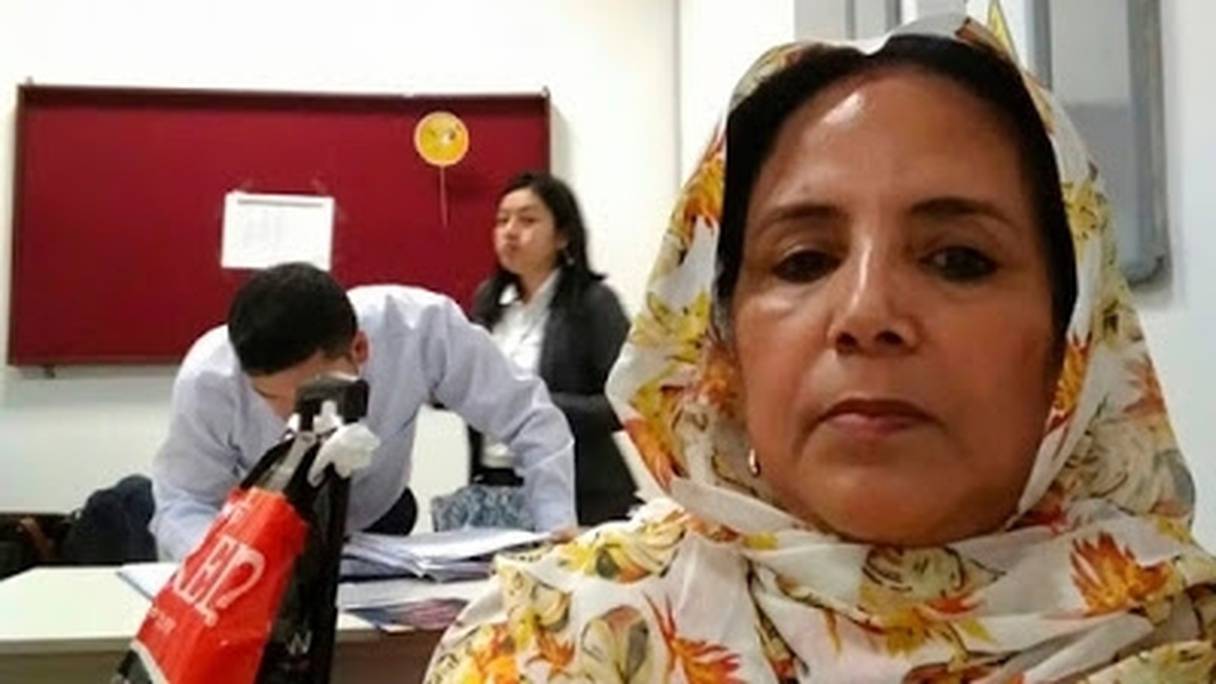Khadijatou Mokhtar, "soi-disant "ambassadrice de la RASD" au Pérou, bloquée à l'aéroport Jorge Chavez, à Lima.
