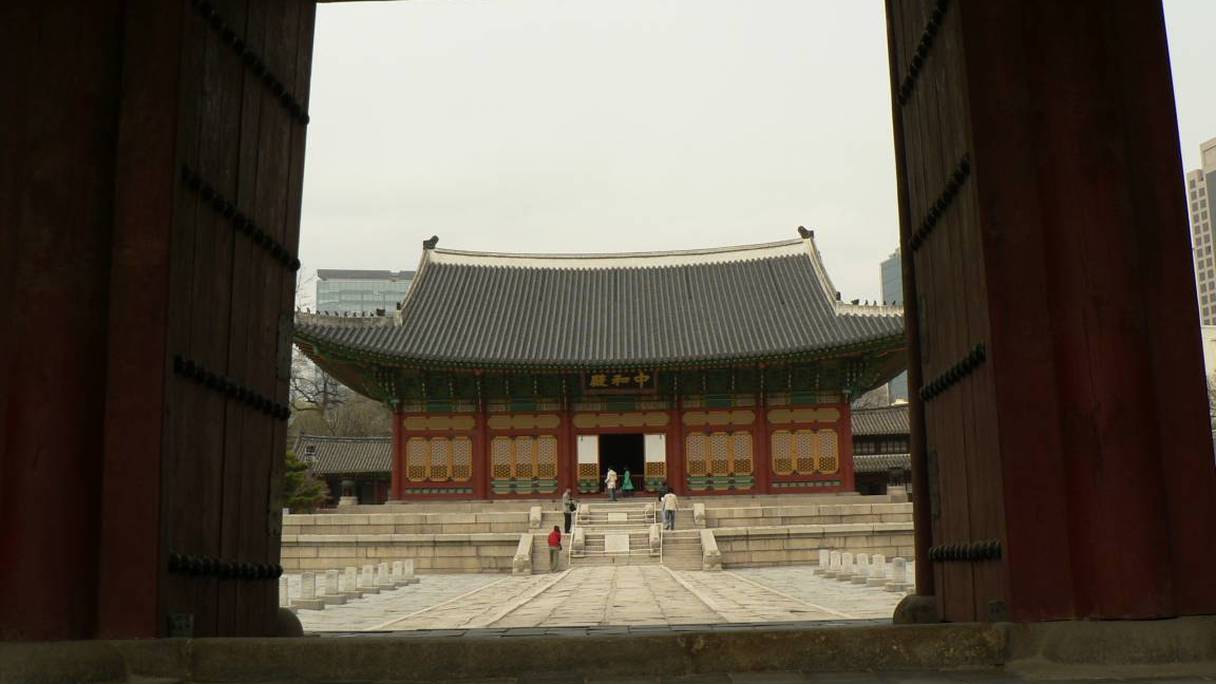 La porte du palais de l'empereur à Séoul. 

