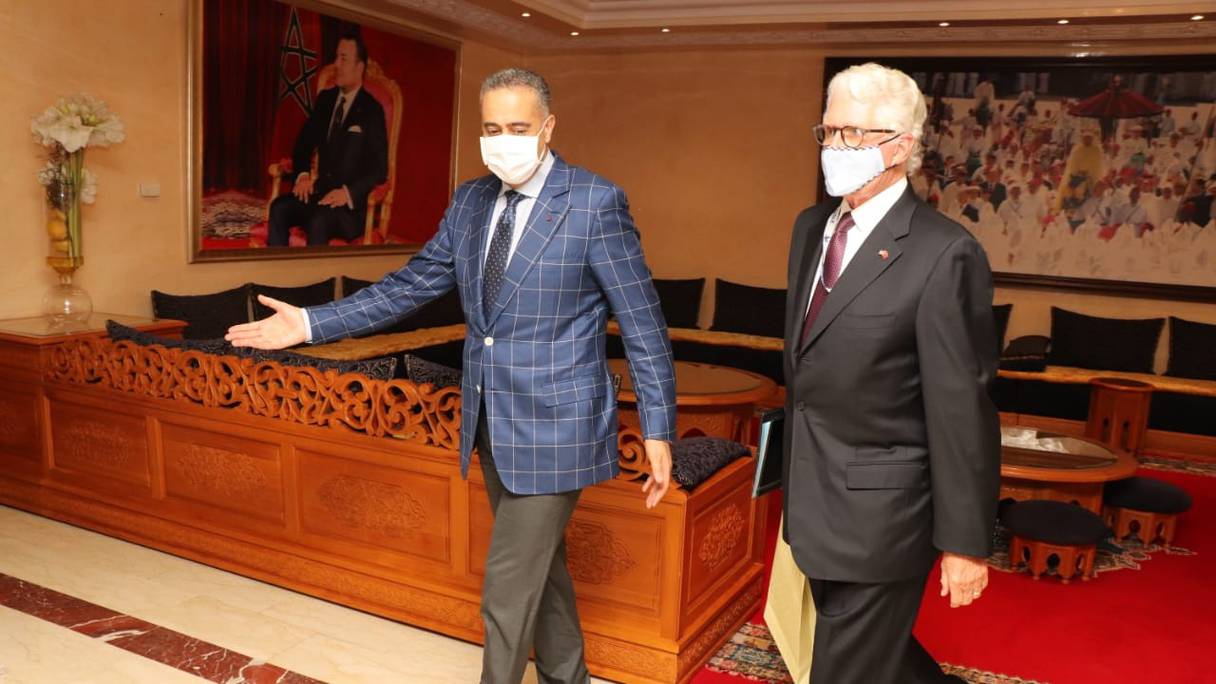 Abdellatif Hammouchi avec l'ambassadeur US, David Fischer, ce 24 septembre à Rabat.
