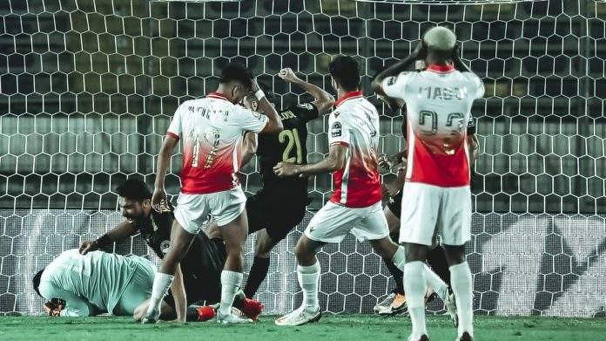 Les joueurs du Wydad désemparés après un penalty raté face au club le Ahly du Caire en demi-finale aller de la LDC Afrique.
