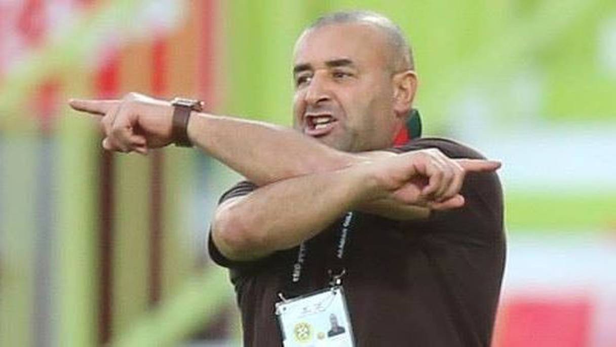 Abdelhak Benchikha, coach du DHJ. 
