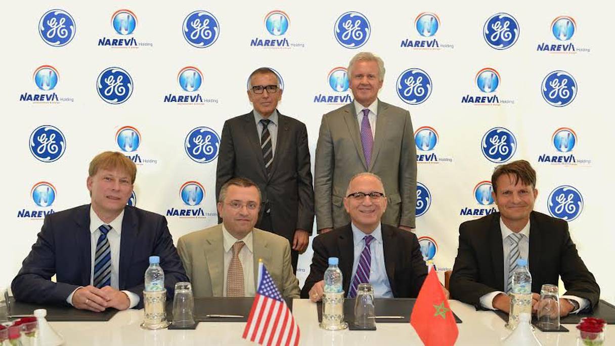 De gauche à droite: Ahmed Nakkouch, président de Nareva, et Jeffrey Immelt, président de General Electric.
