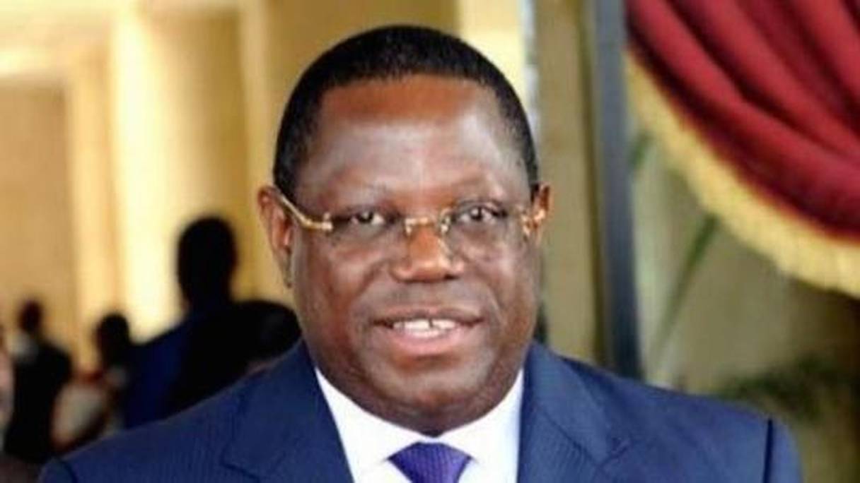 Emmanuel Issoze-Ngondet nommé premier ministre du Gabon. 
