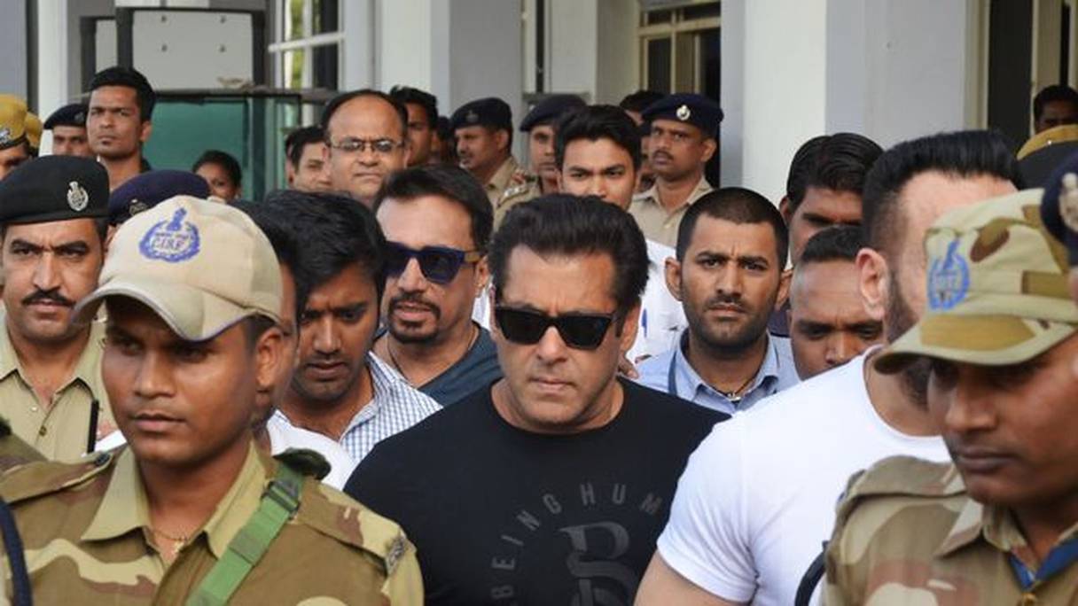 La star de Bollywood Salman Khan à son arrivée à Jodhpur, le 4 avril 2018.
