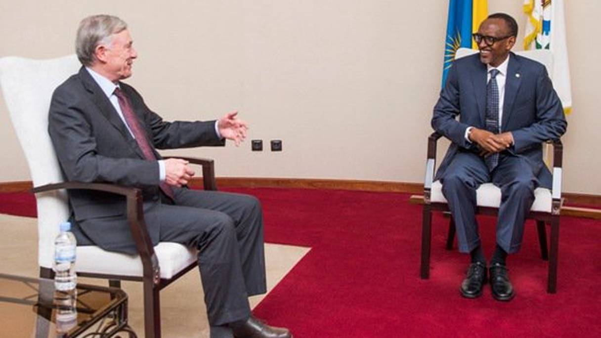 Paul Kagame, président du Rwanda et futur président de l'Union africaine, recevant l'Envoyé personnel du SG de l'ONU, Horst Köhler.
