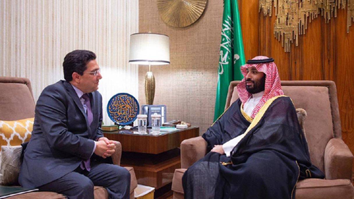 Le prince héritier d'Arabie Saoudite, Mohammed Ben Salmane, recevant le MAECI, Nasser Bourita, porteur d'un message du Roi Mohammed VI. 
