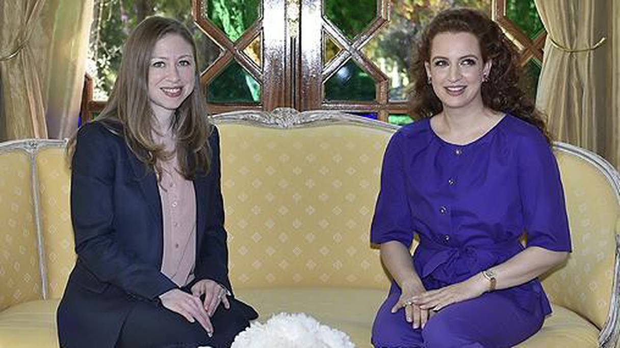 Chelsea Clinton rendant une visite de courtoisie à la princesse Lalla Salma. 
