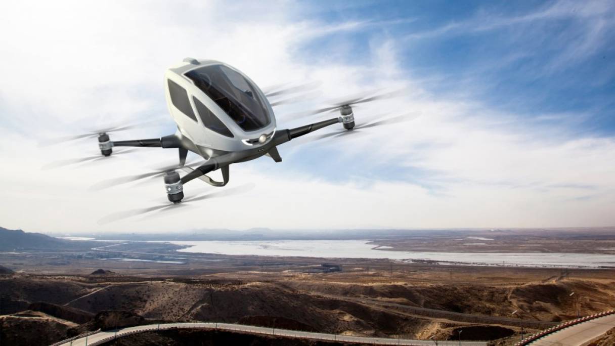 L'EHang 184, une sorte de taxi-drone, peut se déplacer d'un point à un autre à 300 mètres du sol et à une vitesse de 100 km/h.
