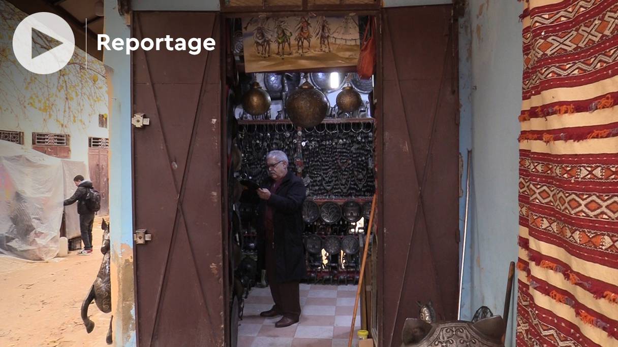 En crise depuis la fermeture des frontières, les commerçants de l’ancienne médina de Meknès appellent à la réouverture des frontières.
