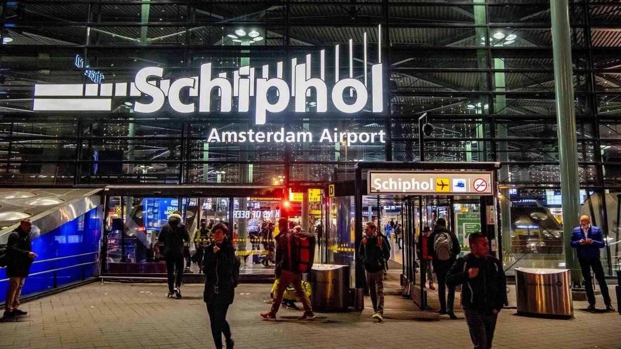 Panique générale à l'aéroport Amsterdam-Schipol, à cause de cette fausse alerte. 
