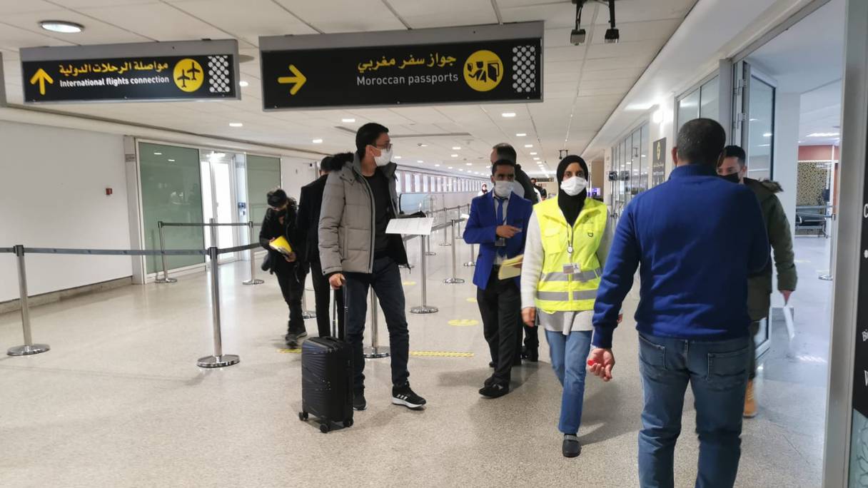 Des passagers à l’aéroport Mohammed V de Casablanca, le 19 novembre 2021.
