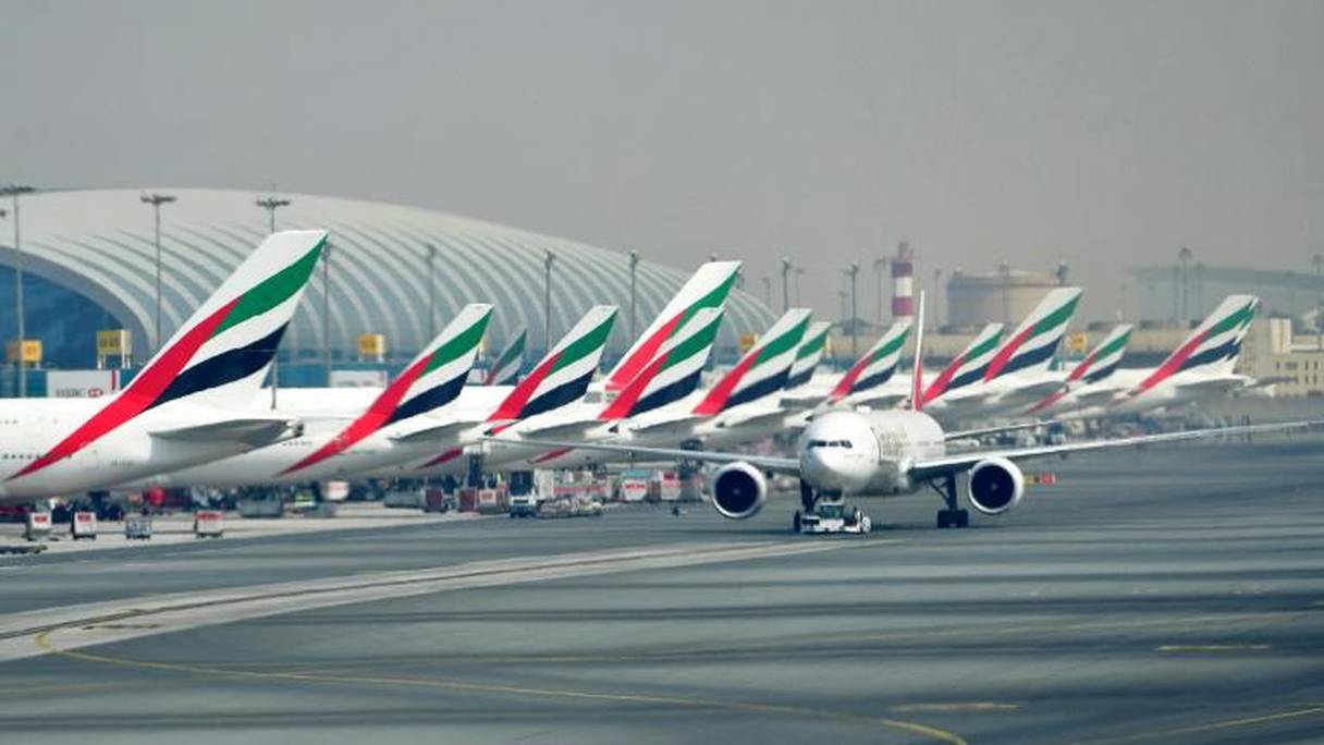 Des avions de la compagnie Emirates sur le tarmac de l'aéroport de Dubaï.
