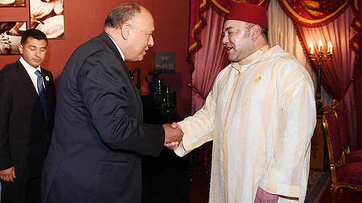 Le ministre égyptien des Affaires étrangères, Sameh Choukri, reçu par le roi Mohammed VI, à la mi-janvier 2015 au palais royal à Fès.
