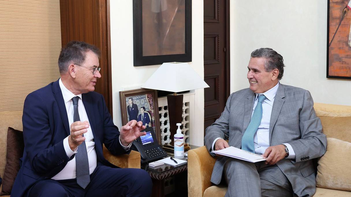 Aziz Akhannouch, chef du gouvernement a rencontré Gerd Müller, directeur général de l’Onudi, le 16 mai 2022 à Rabat.

