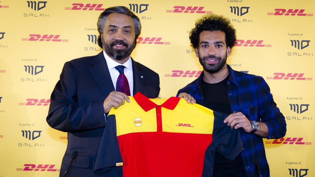 Nour Suliman, PGG de DHL Express pour la région MENA et le footballeur égyptien Mohamed Salah.
