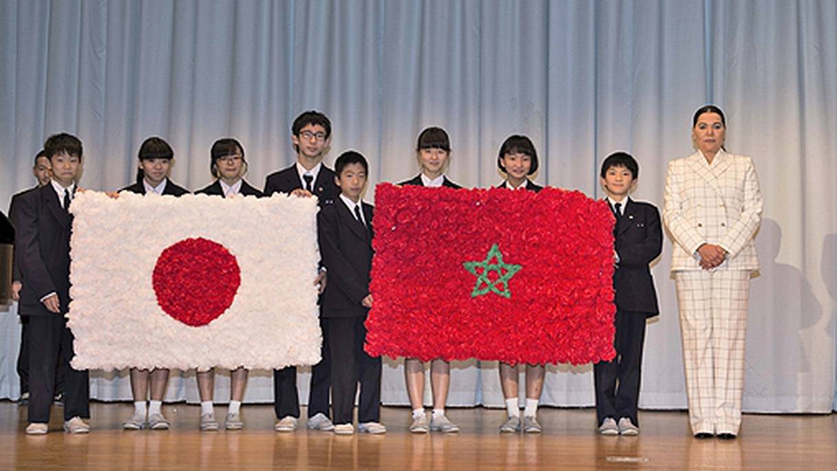 La princesse Lalla Hasnaa visitant l’école Omori à Tokyo, jeudi 22 novembre 2018.
