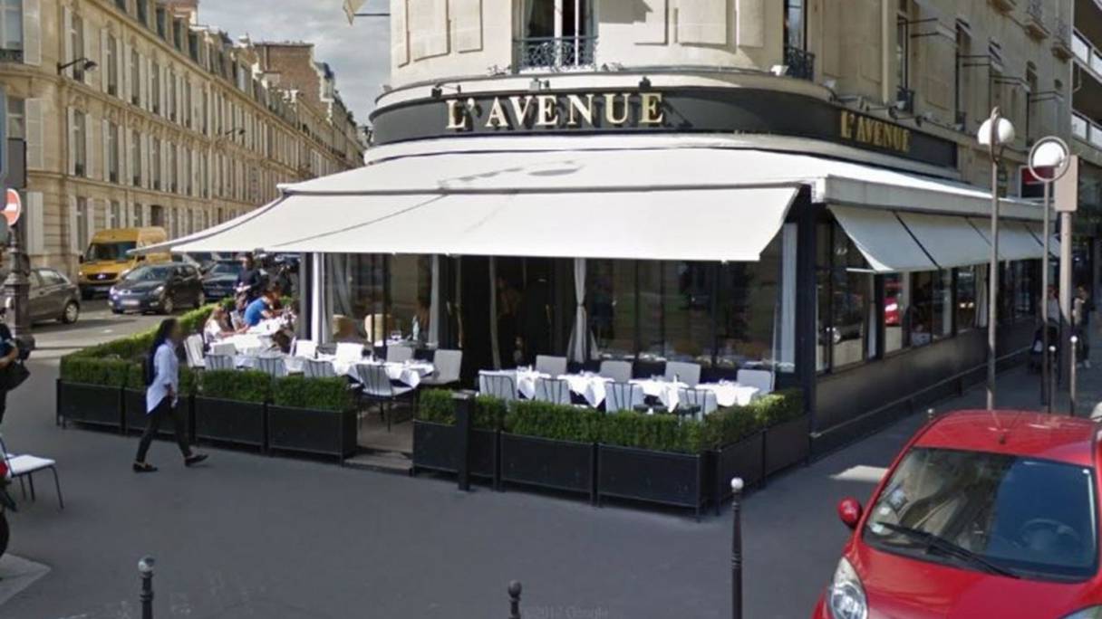 Le restaurant L'Avenue, avenue Montaigne à Paris. 
