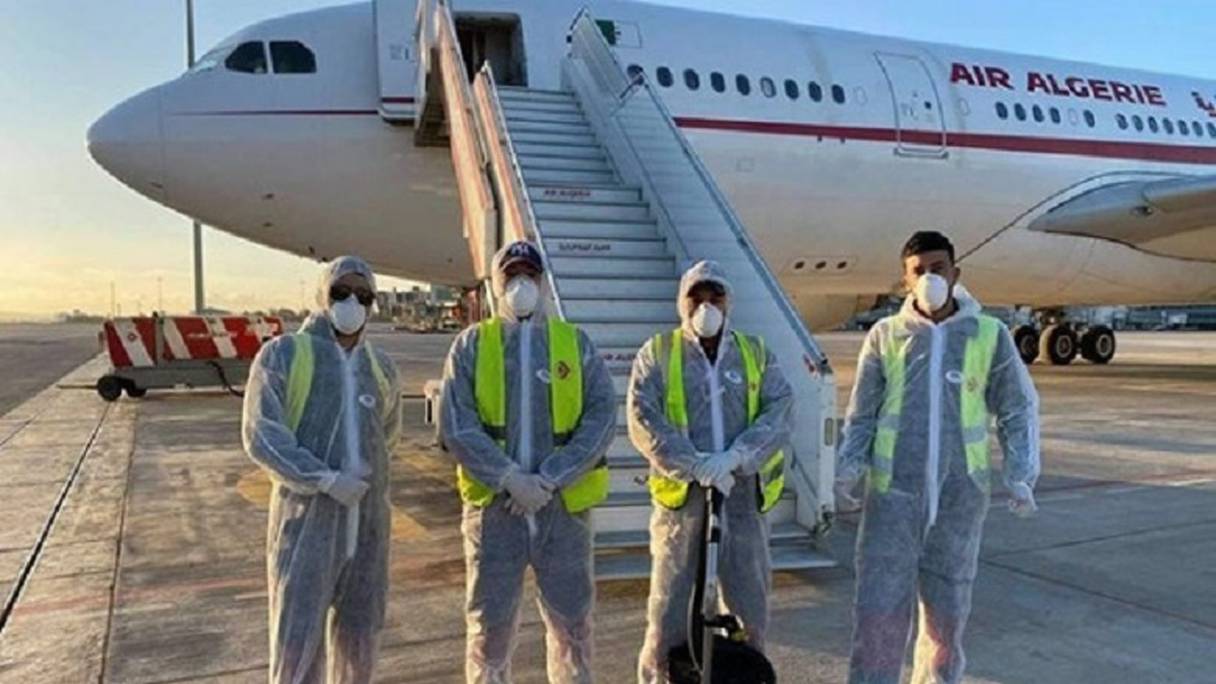 Un avion d'Air Algérie aseptisé en prévision du rapatriement de ressortissants bloqués en Turquie.
