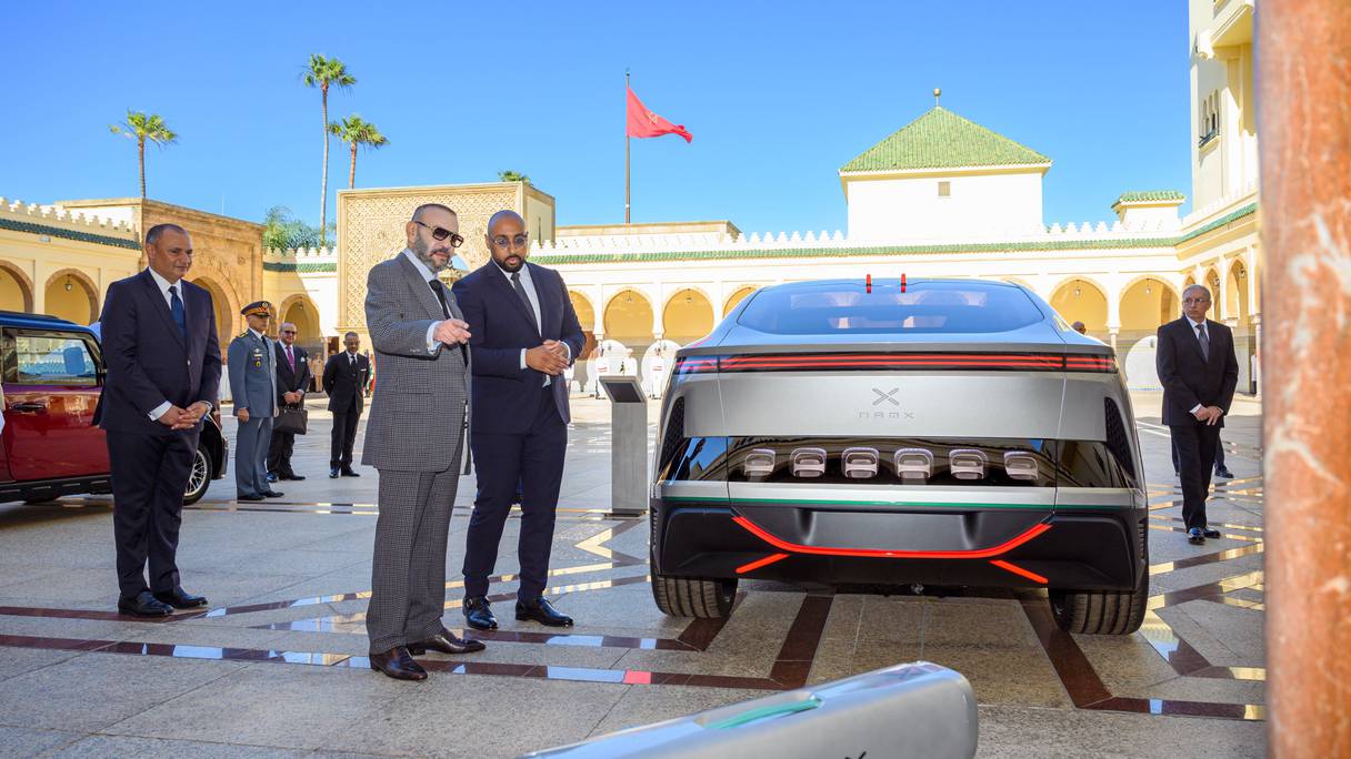 Lors de la présentation présidée par le Roi Mohammed VI du modèle de la voiture du premier constructeur marocain et du prototype d’un véhicule à hydrogène développé par un Marocain, lundi 15 mai à Rabat.