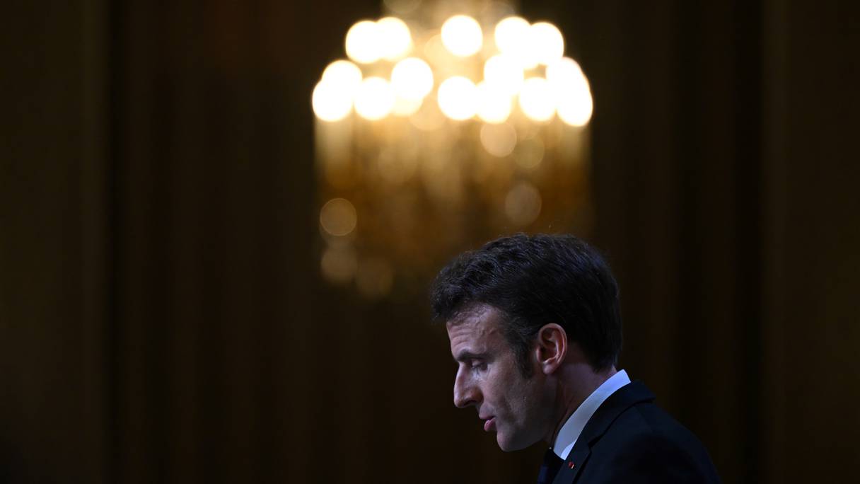 Le président français Emmanuel Macron lors d'un discours, à l'Elysée à Paris le 27 février 2023.