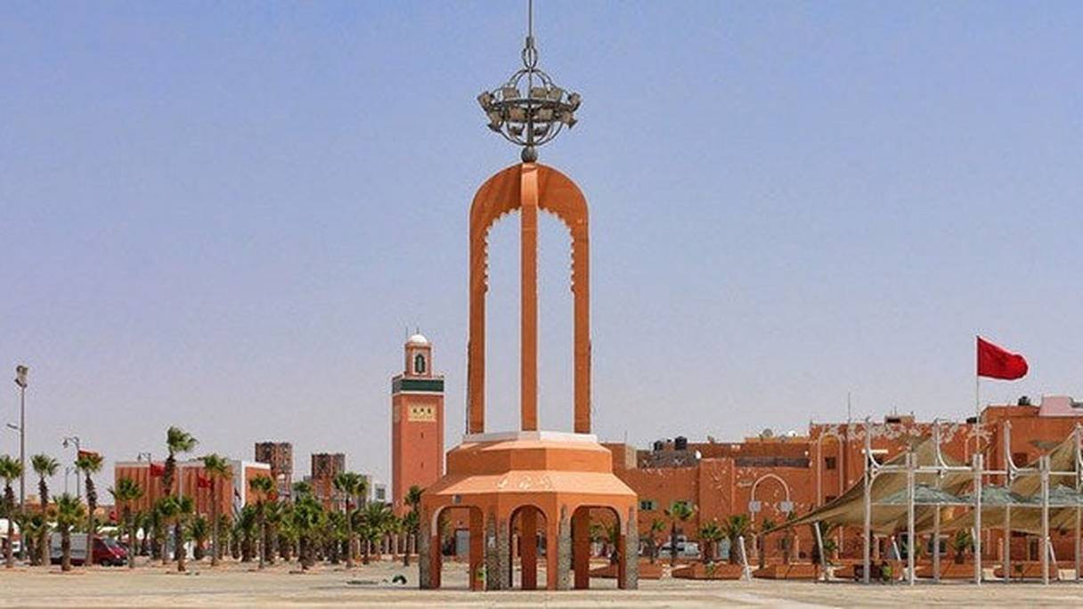 Centre-ville de Laâyoune, chef-lieu de la région de Laâyoune-Sakia El Hamra. 
