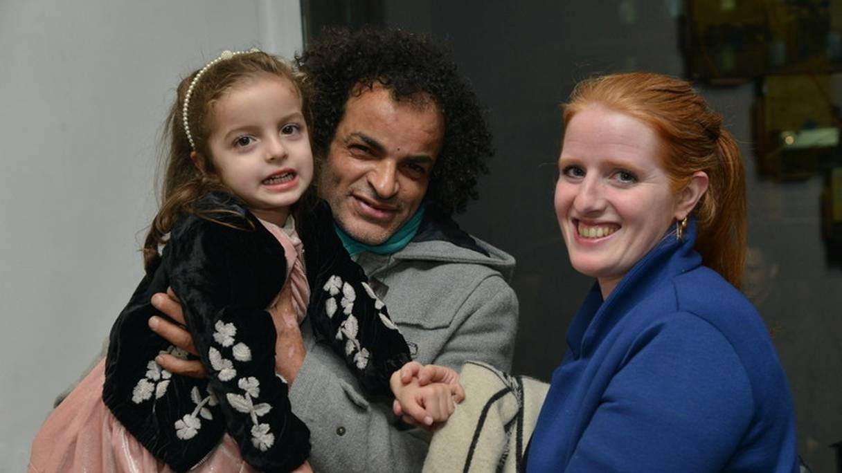 Mohamed Fariji, Léa Morin et leur petite fille
